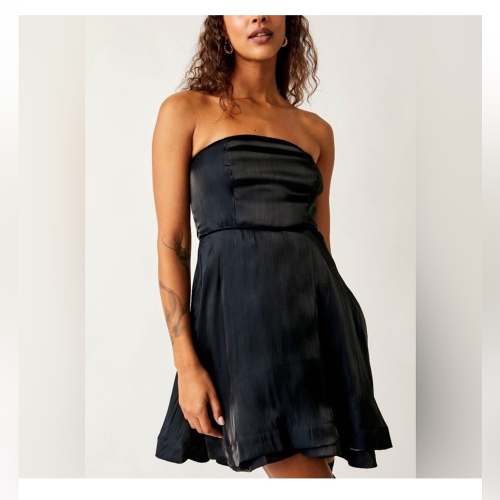 Free People Daisy Mini in Black size Large NWT